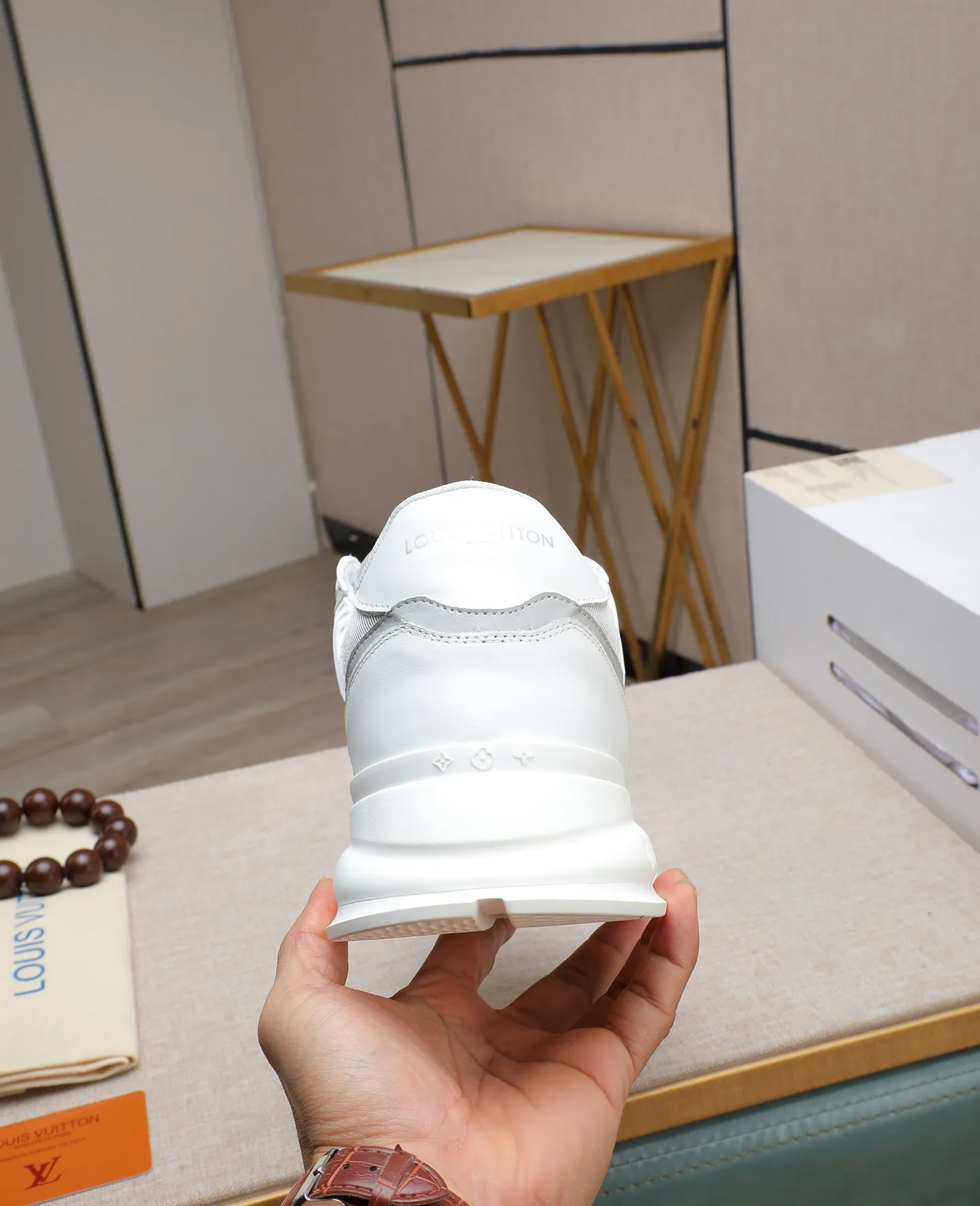Men's shoes 💰600 📛📛【LOUIS VUITTON】New products synchronized on the official website 👟Milan fashion show style 🇰🇾🇰🇾LV family logo, celebrity style, a must-have for fashionistas ⚠️First-layer calfskin ➕Genuine leather lining ➕Official website original version special outsole 👞Number 38-44